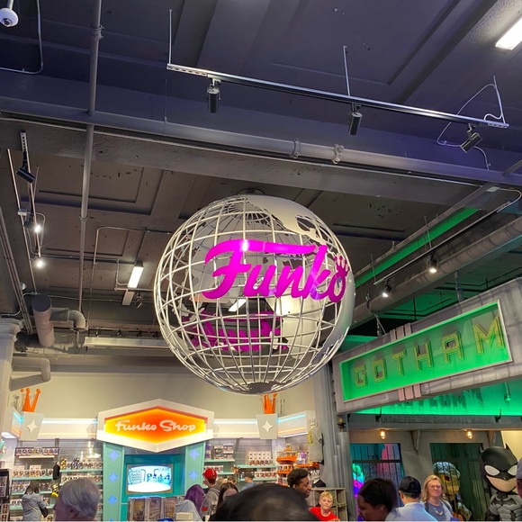 Funko Pop # 812 Mickey - Picture 7 of 8